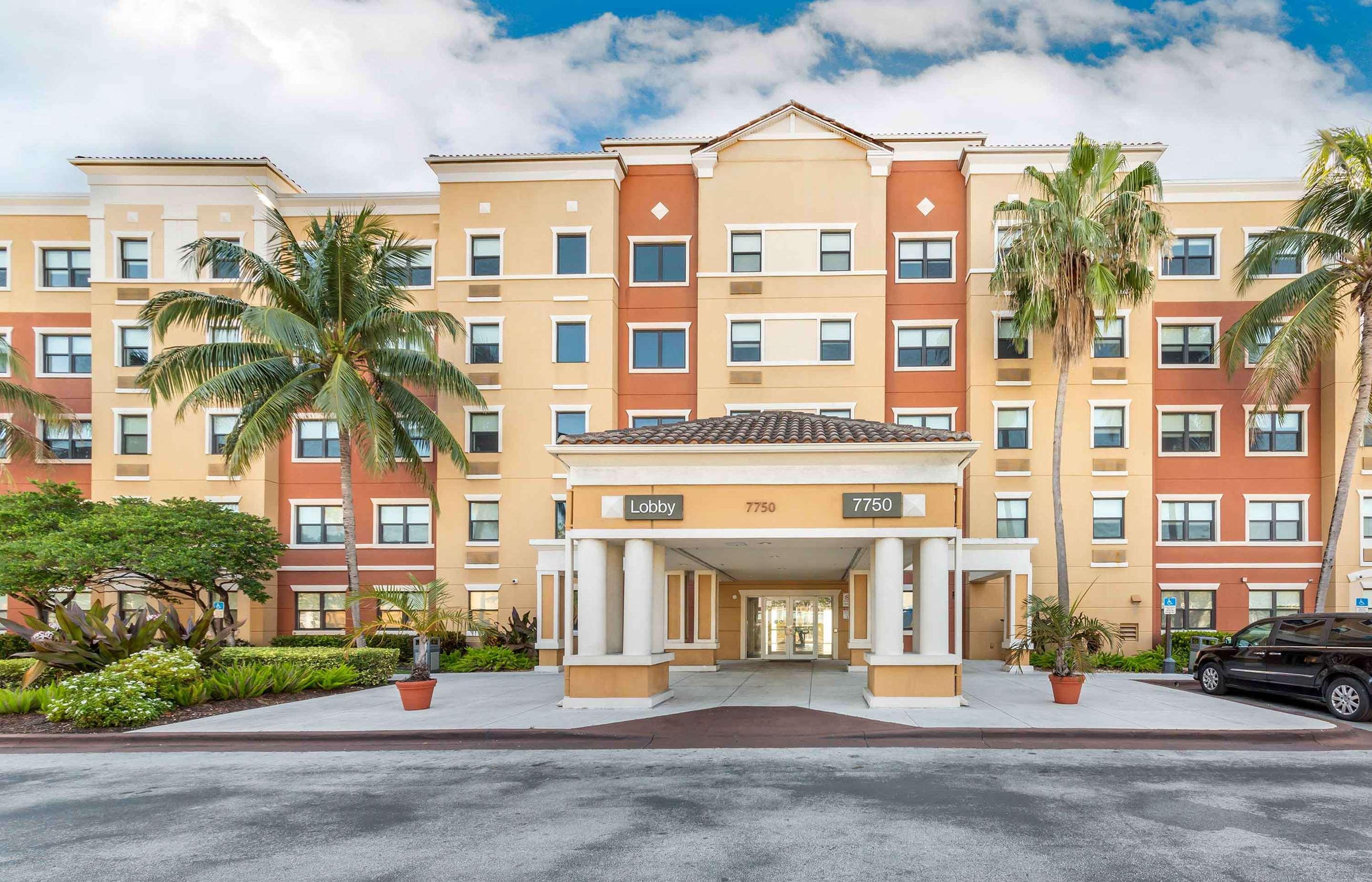 Marlins Park - Comfort Suites Miami Airport