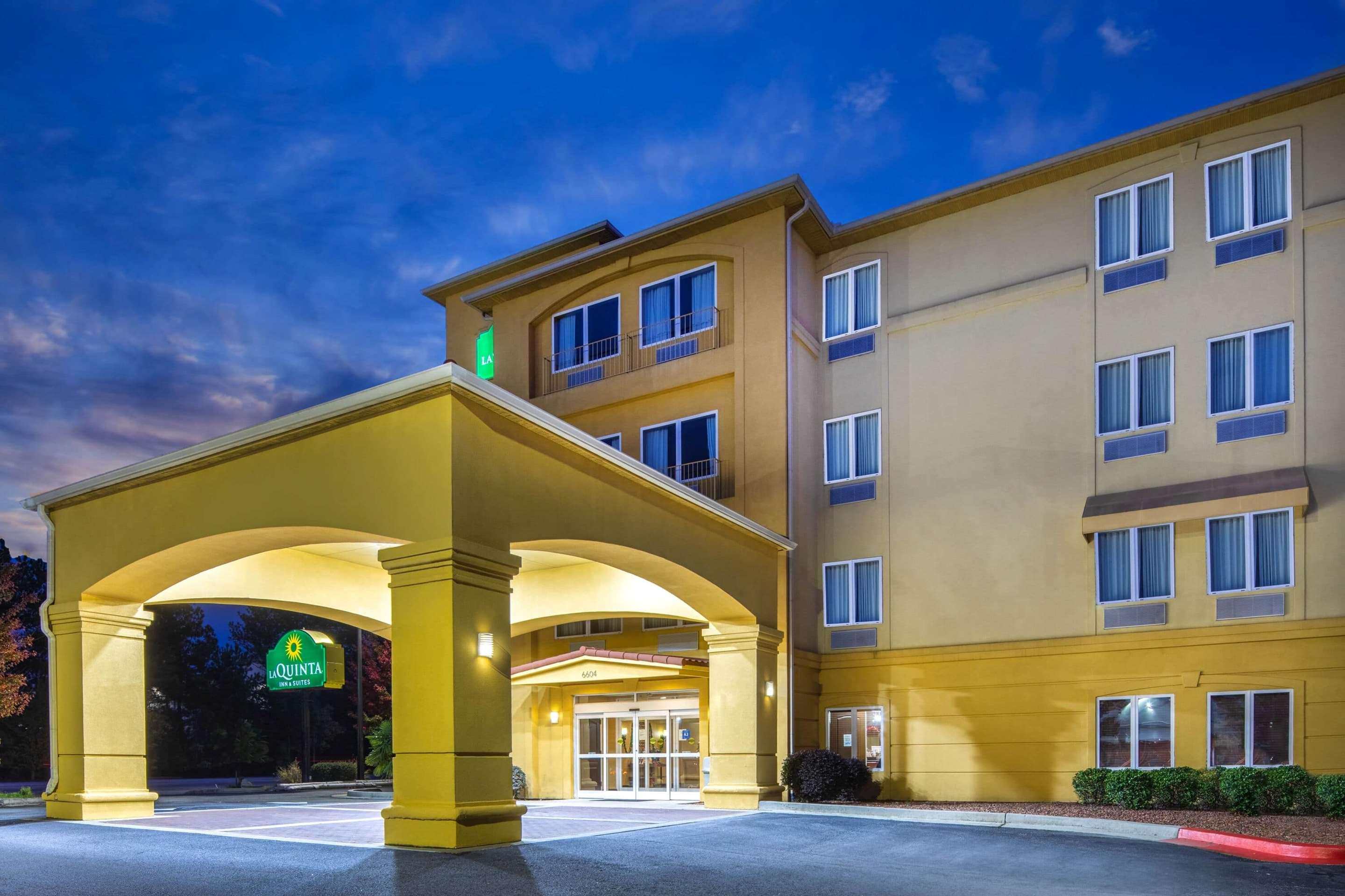 La Quinta Inn & Suites by Wyndham Atlanta-Union City in Union City, the  United States from $77: Deals, Reviews, Photos | momondo