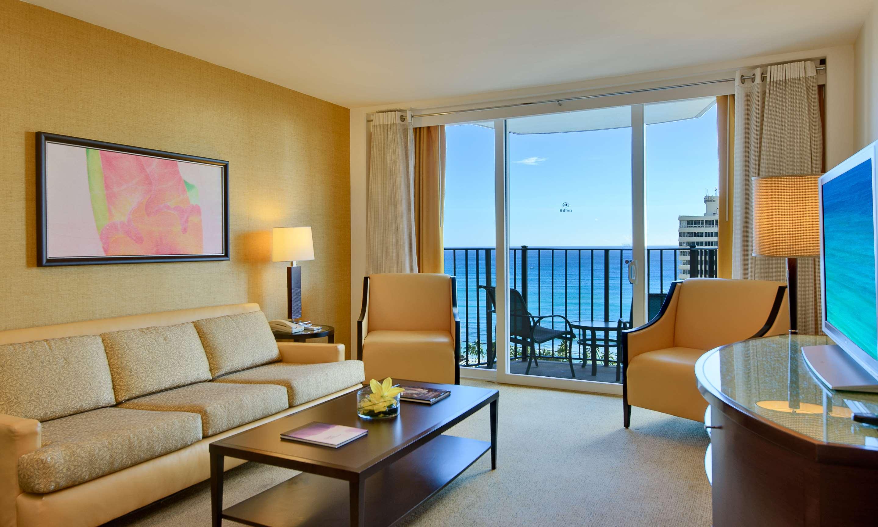 Hilton Waikiki Beach in Honolulu, the United States from $125: Deals,  Reviews, Photos