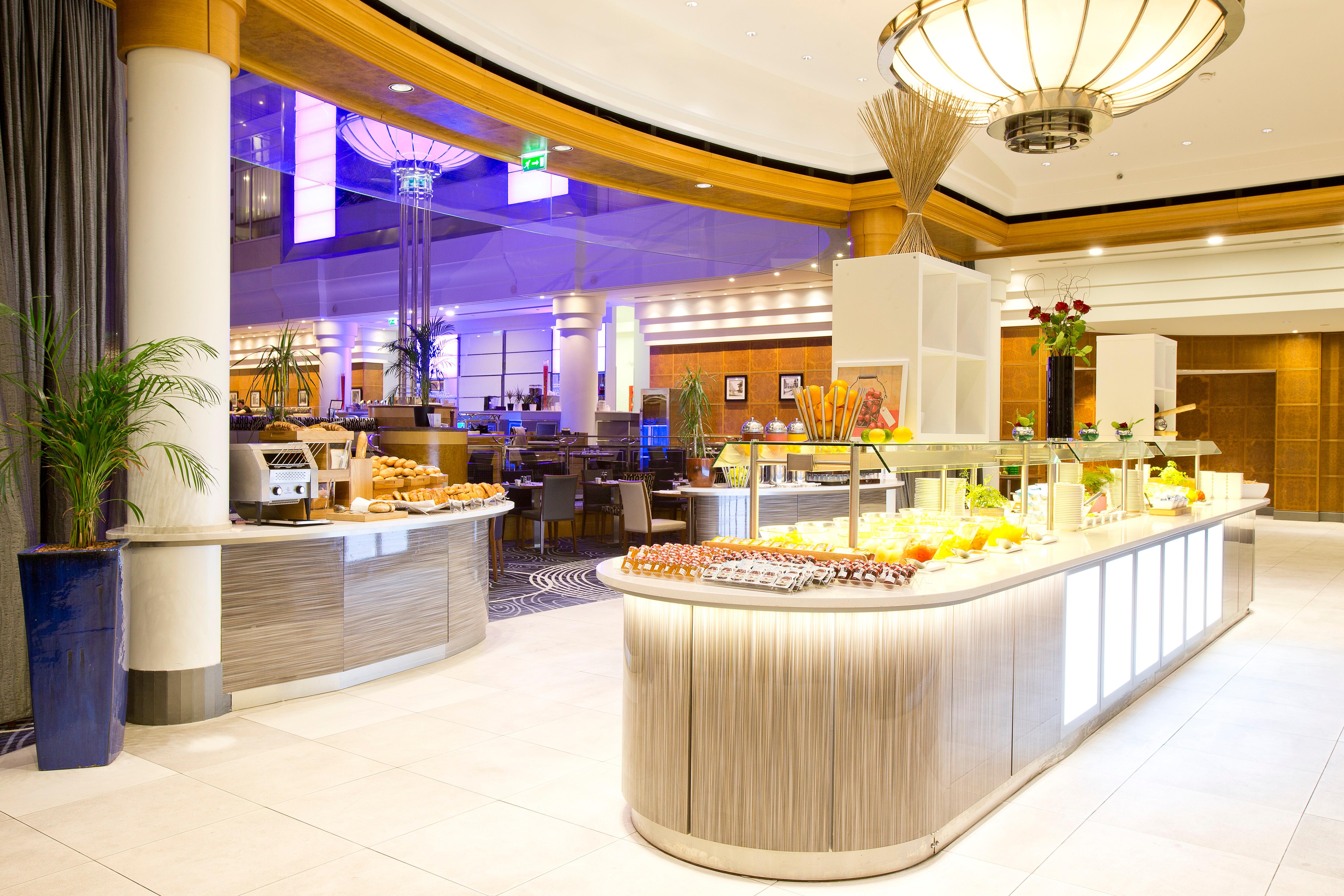 HILTON PARIS CHARLES DE GAULLE AIRPORT $169 ($̶2̶4̶9̶) - Updated