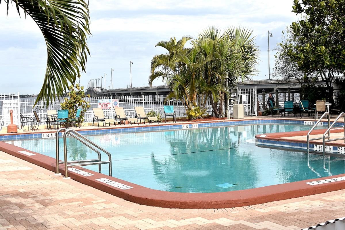 Wyvern Hotel, Ascend Hotel Collection in Punta Gorda: Find Hotel