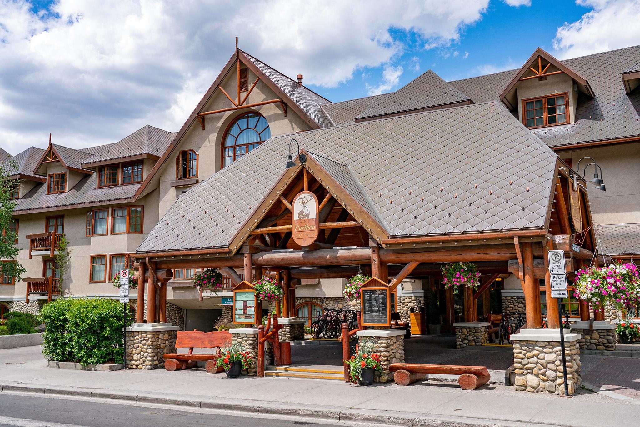 Banff Caribou Lodge & Spa in Banff, Canada from $80: Deals, Reviews, Photos | momondo