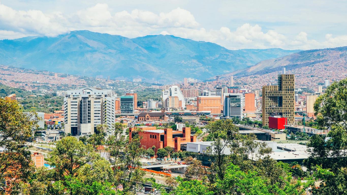 Flights to Medellín Enrique Olaya