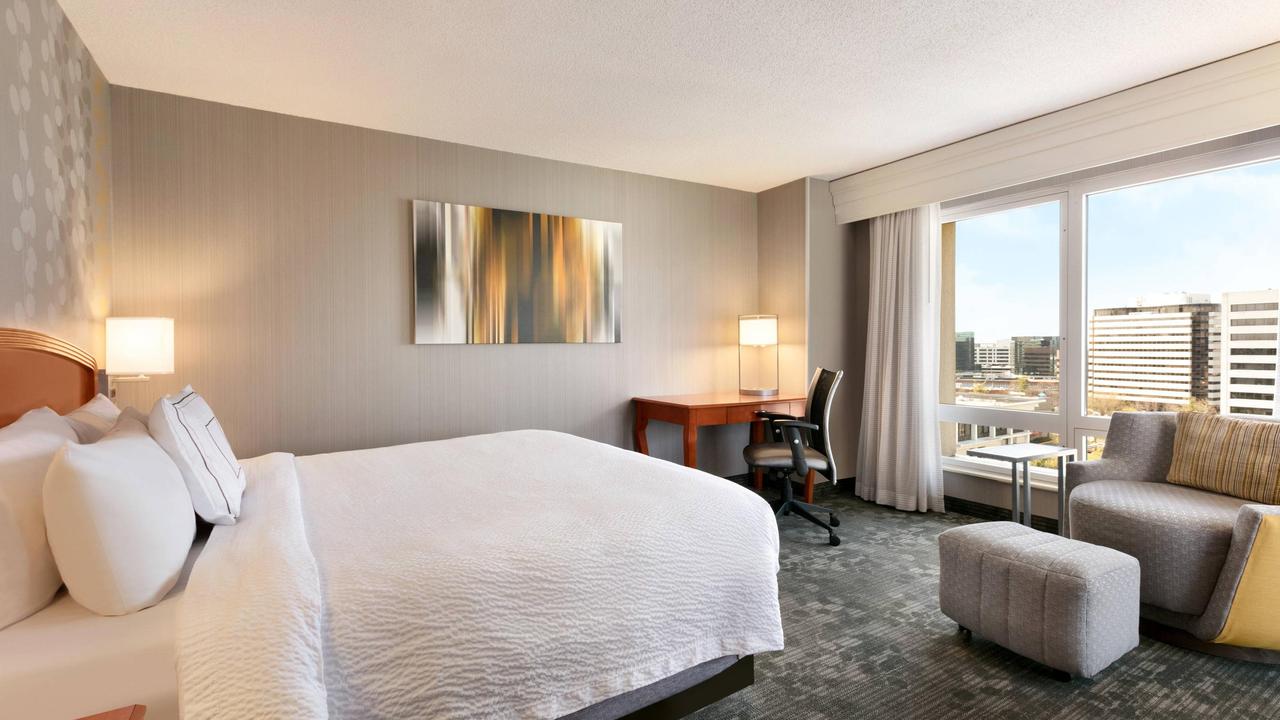 Courtyard by Marriott Tysons McLean in McLean, the United States from ...