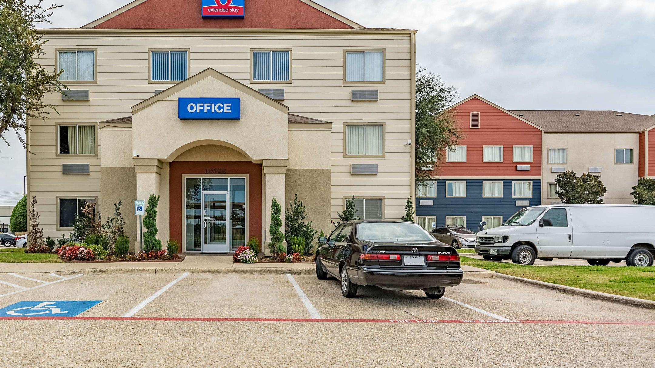 Studio 6 Dallas, TX in Dallas, United States from $69: Deals, Reviews