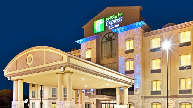 Holiday Inn Express & Suites Dallas Fair Park, An IHG Hotel in Dallas ...